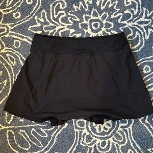 Lululemon skirt (6 Tall)